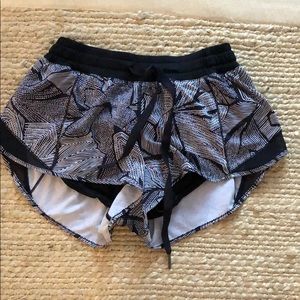 Lulu Lemon Printed Hotty Hot Shorts